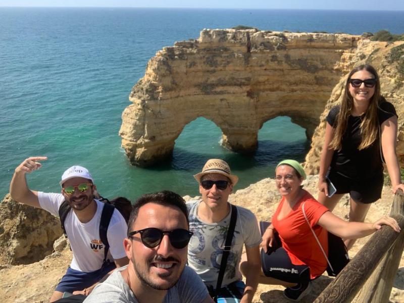 <p><strong style="background-color: rgb(239, 239, 239); color: rgb(0, 0, 0);">Portogallo Sud On The Road</strong></p>